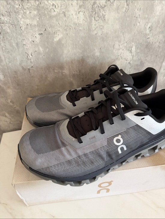 NEW On Running Cloudflow 4 sneakers in the Pearl Black men’s sz 11.5 main image 4